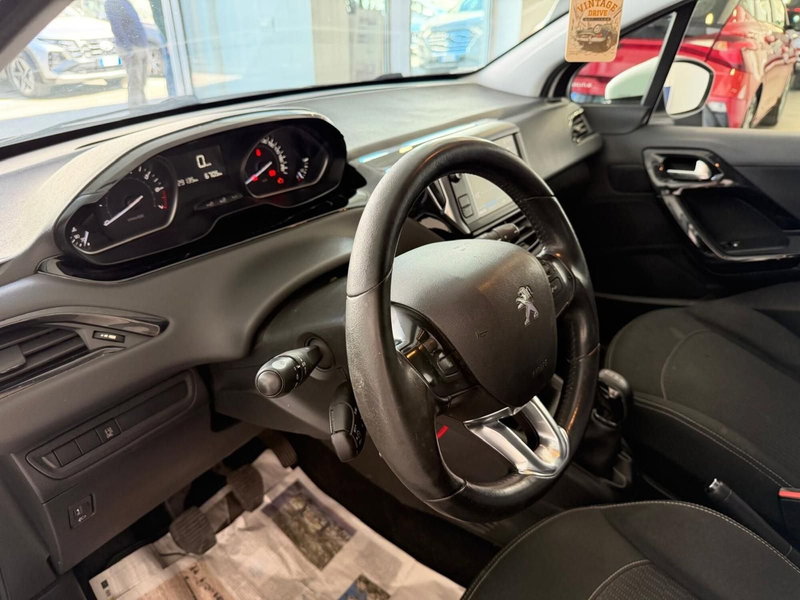 Peugeot 208 usata a Napoli (9)