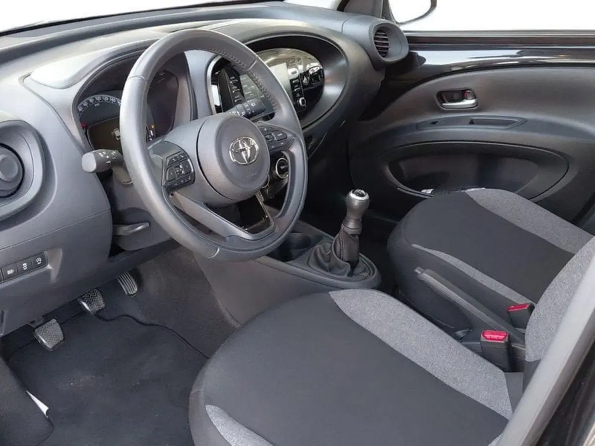 Toyota Aygo X usata a Cagliari (13)