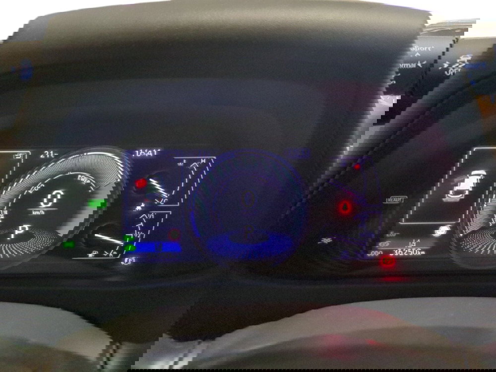 Lexus UX usata a Milano (14)