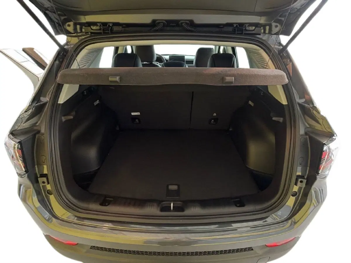 Jeep Compass nuova a Campobasso (13)