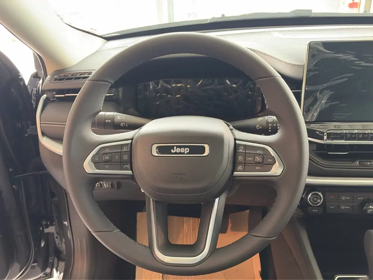 Jeep Compass nuova a Campobasso (19)