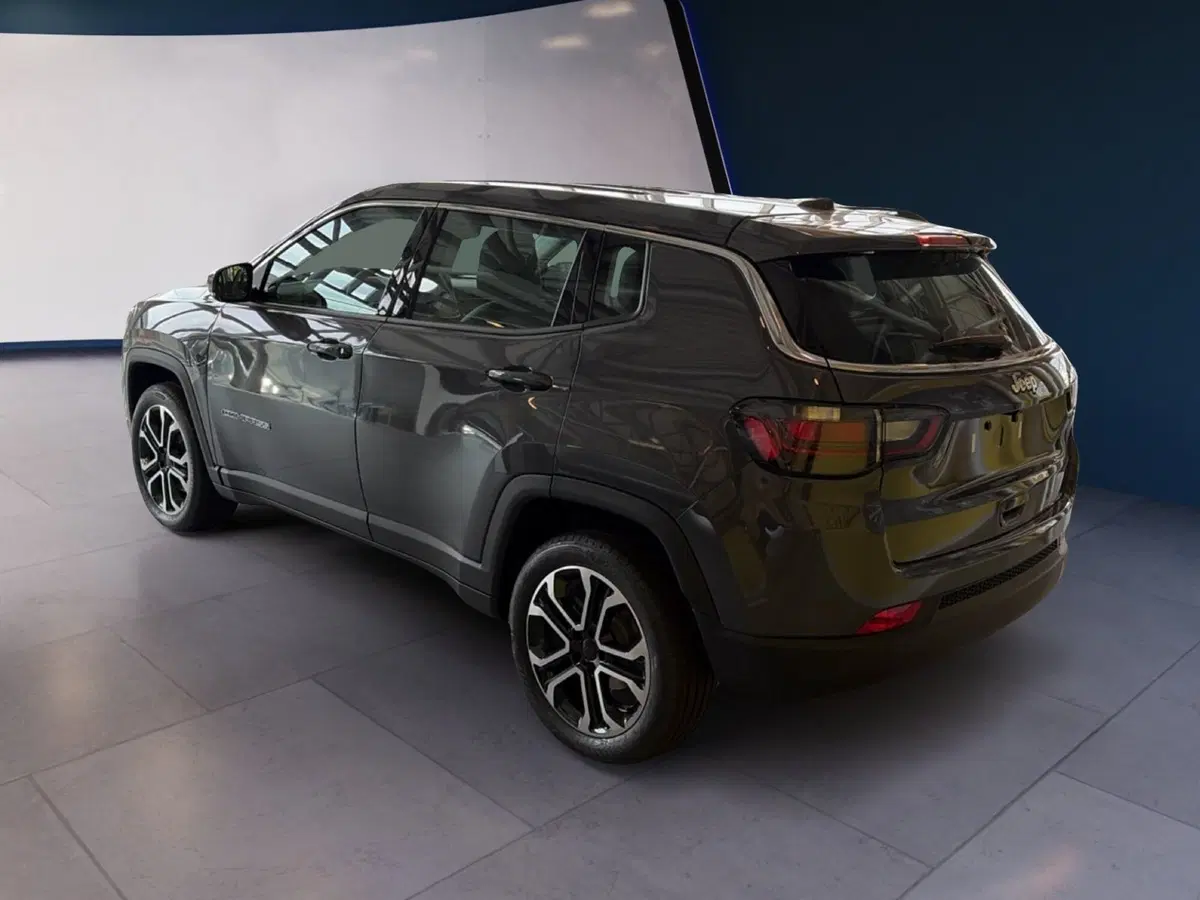Jeep Compass nuova a Campobasso (3)