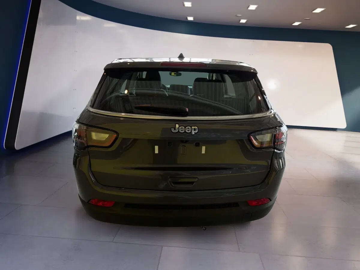 Jeep Compass nuova a Campobasso (4)