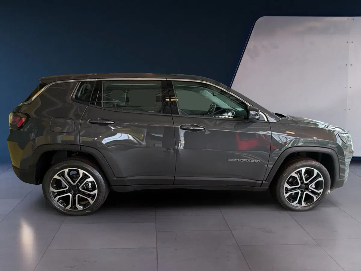Jeep Compass nuova a Campobasso (7)