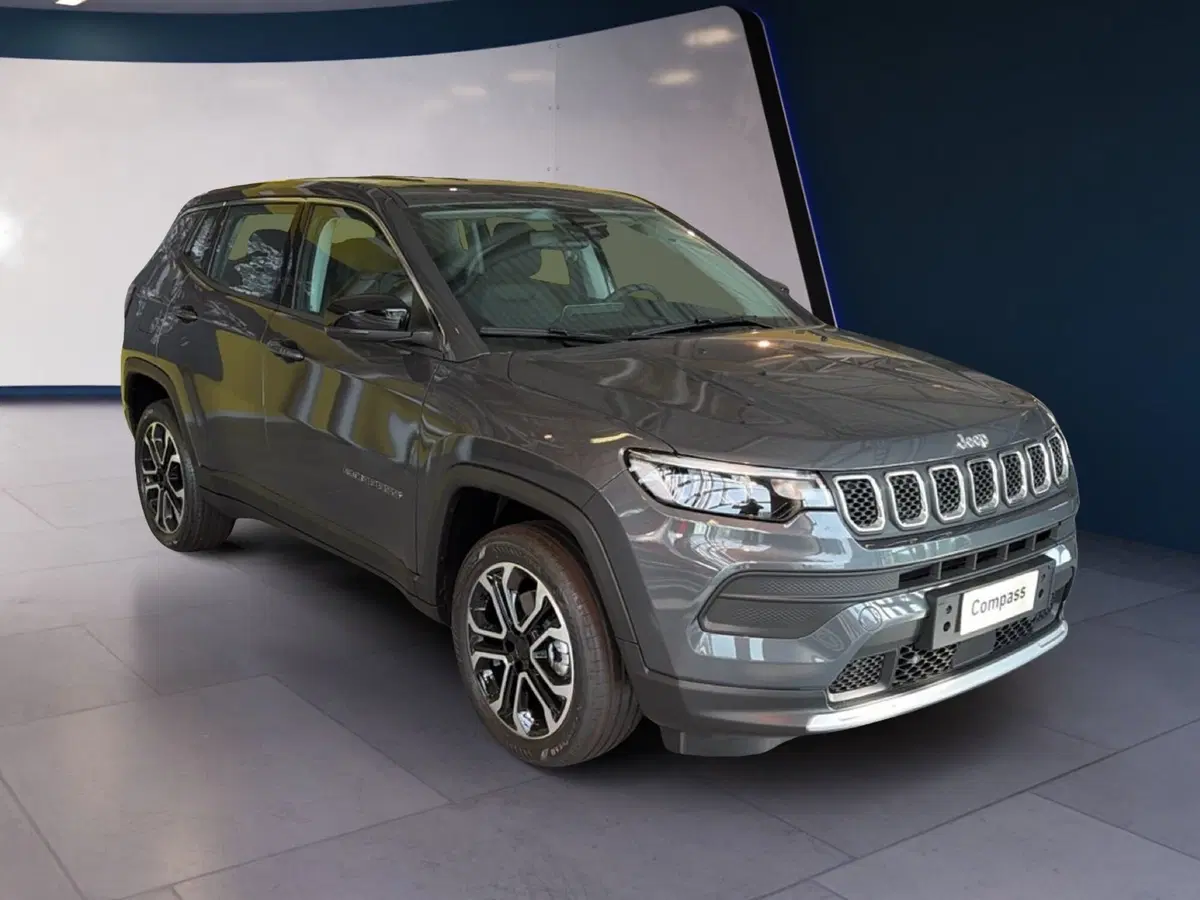Jeep Compass nuova a Campobasso (8)
