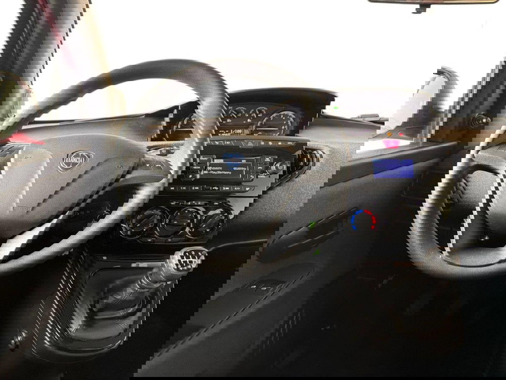 Lancia Ypsilon usata a Bergamo (10)
