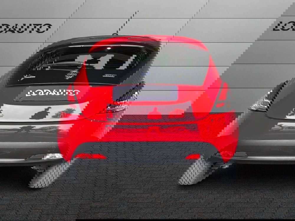 Lancia Ypsilon usata a Bergamo (4)