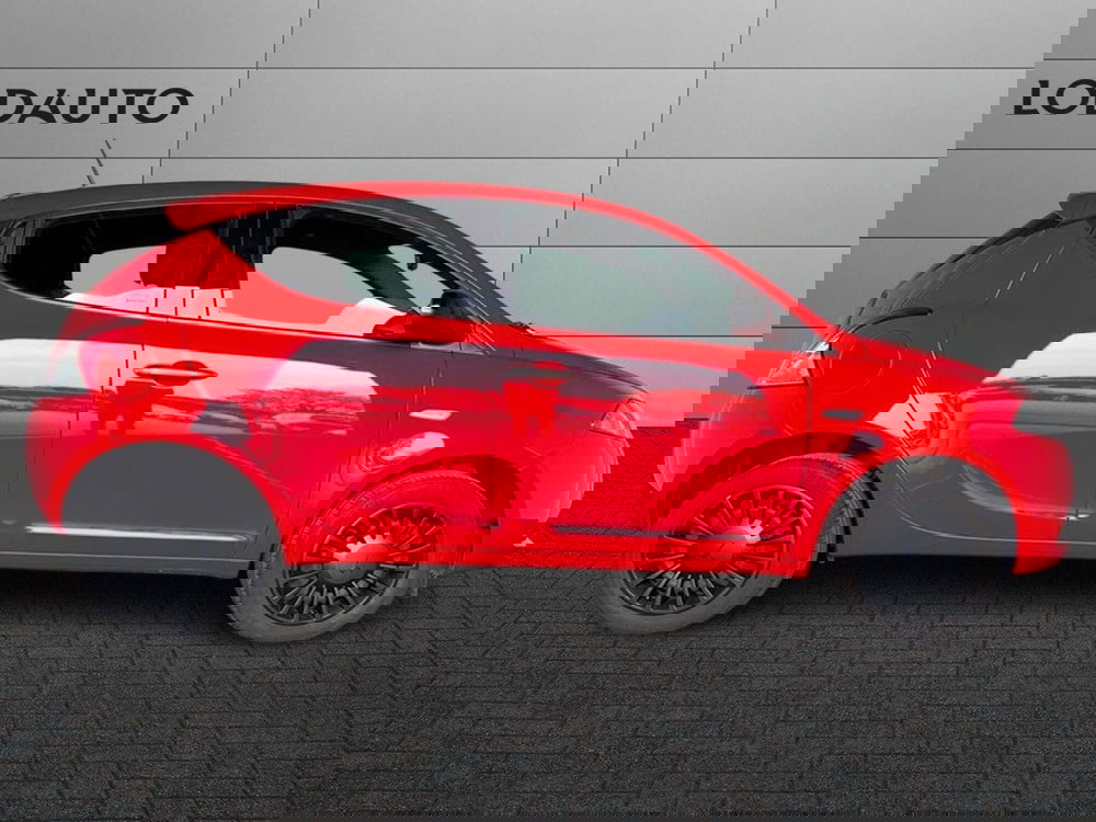 Lancia Ypsilon usata a Bergamo (5)