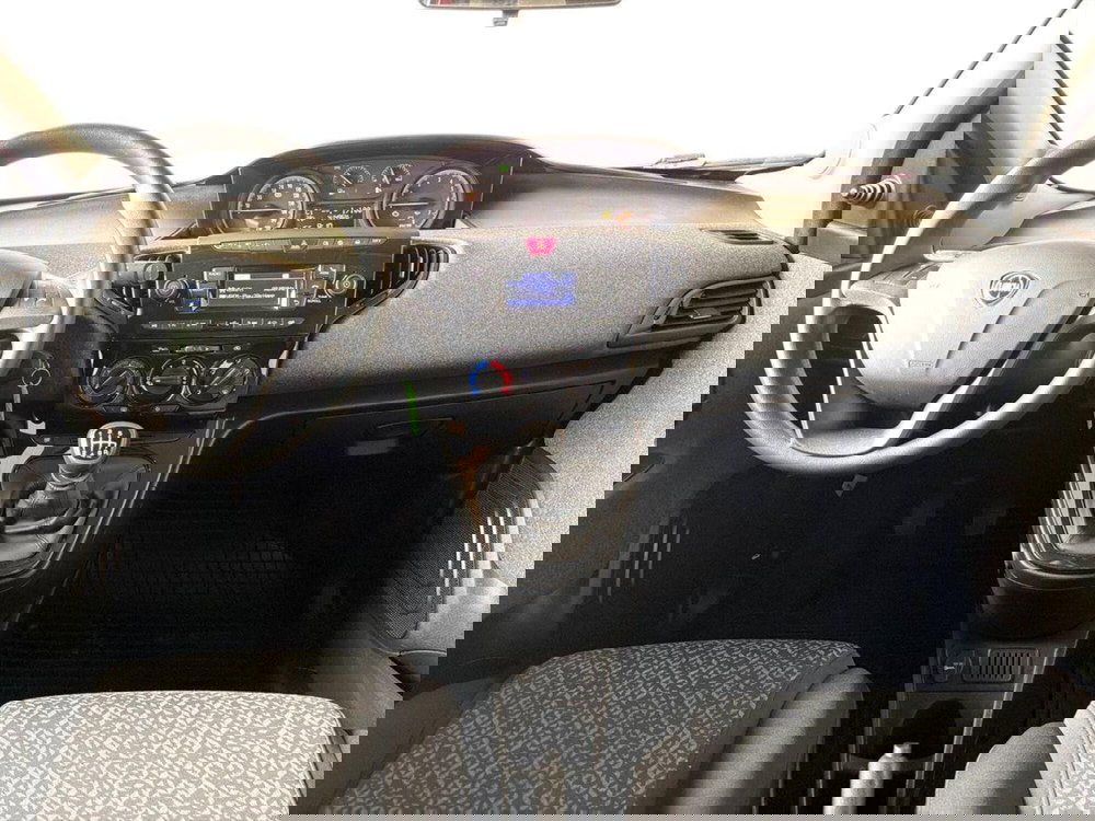 Lancia Ypsilon usata a Bergamo (8)