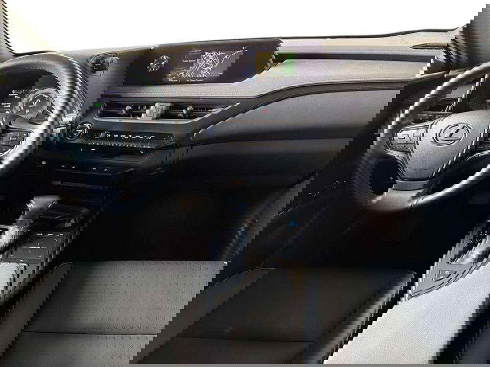 Lexus UX usata a Bergamo (8)