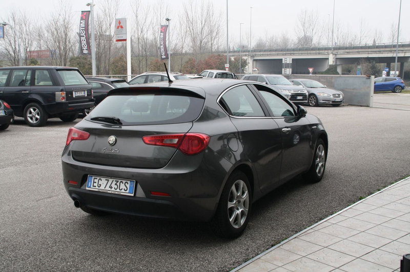 Alfa Romeo Giulietta usata a Pordenone (4)
