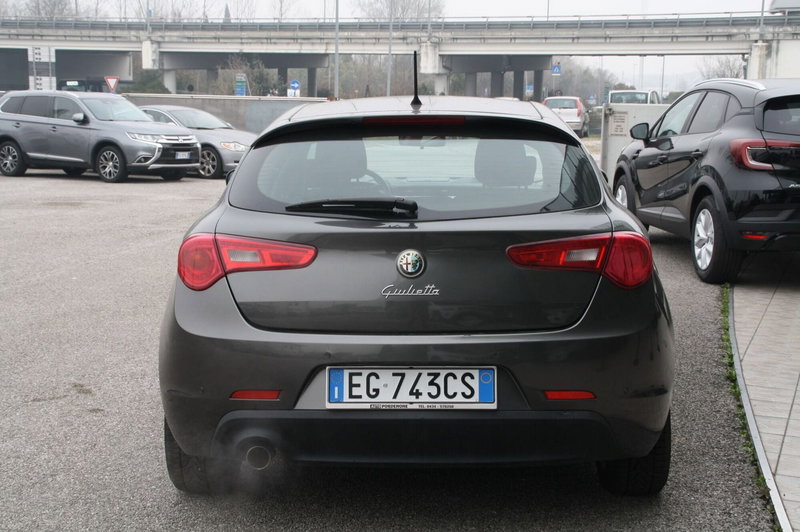 Alfa Romeo Giulietta usata a Pordenone (6)