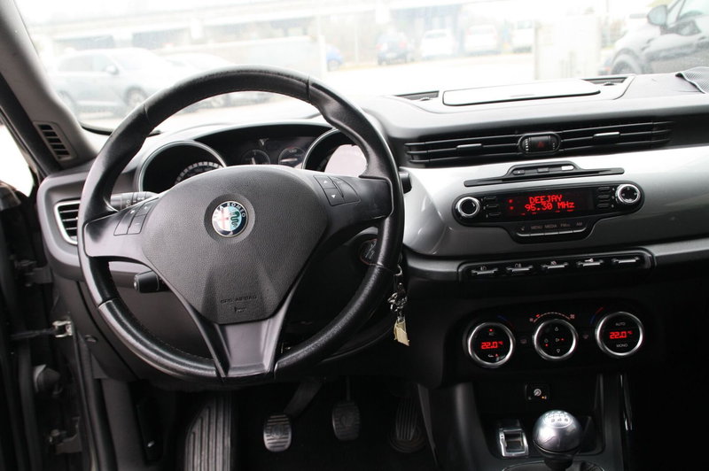 Alfa Romeo Giulietta usata a Pordenone (9)