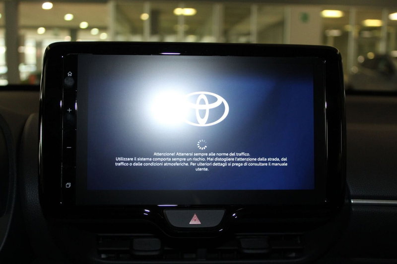 Toyota Yaris nuova a Cremona (11)