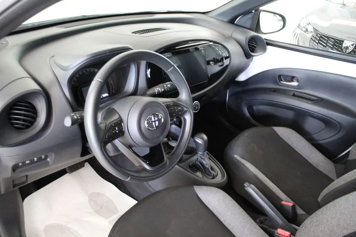 Toyota Aygo X usata a Cremona (7)
