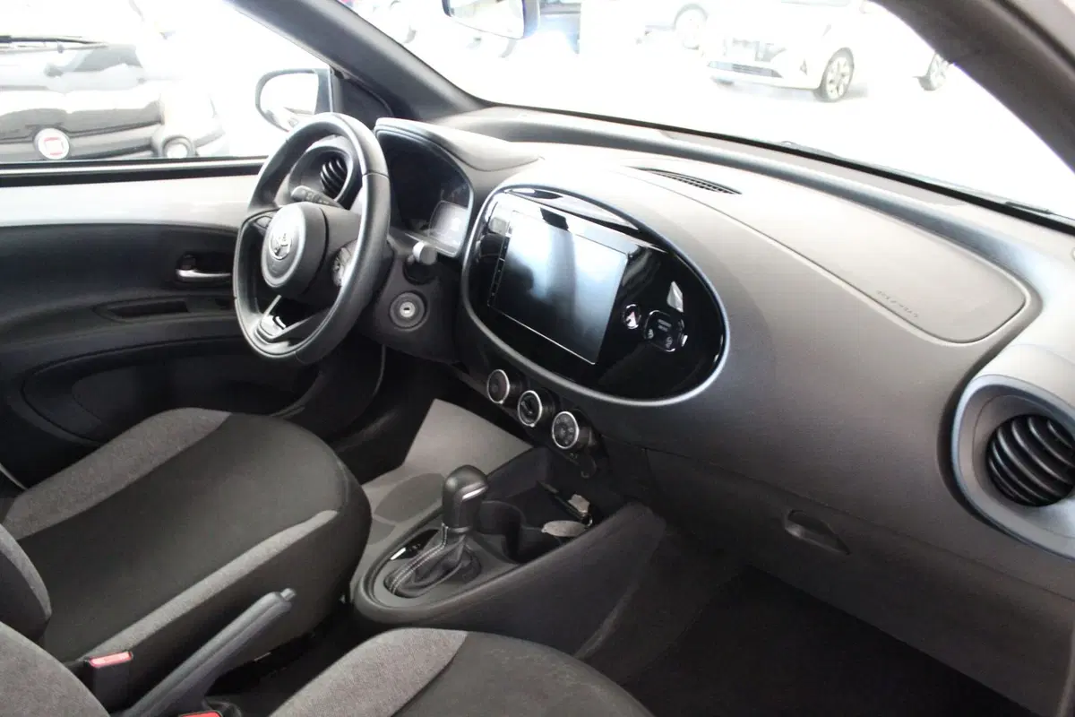 Toyota Aygo X usata a Cremona (8)
