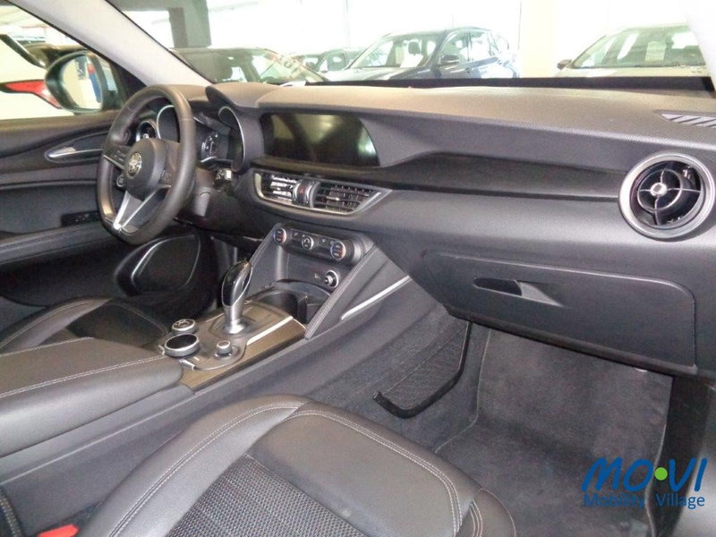 Alfa Romeo Stelvio usata a Torino (11)