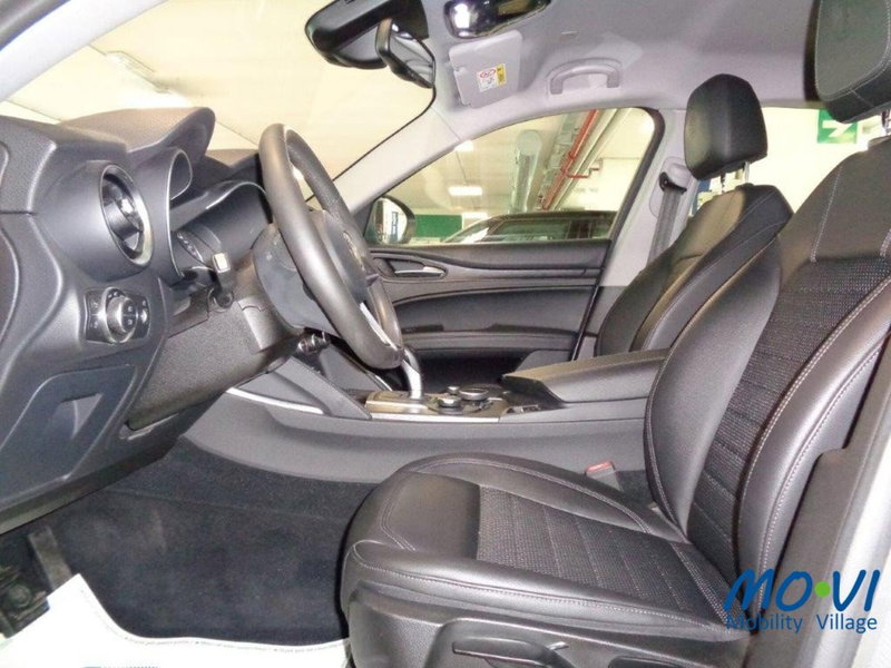 Alfa Romeo Stelvio usata a Torino (3)