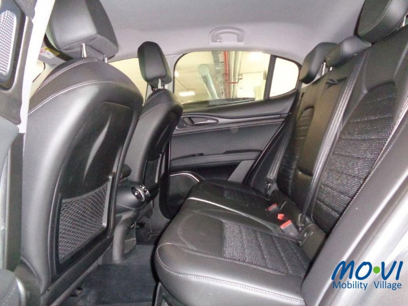 Alfa Romeo Stelvio usata a Torino (4)