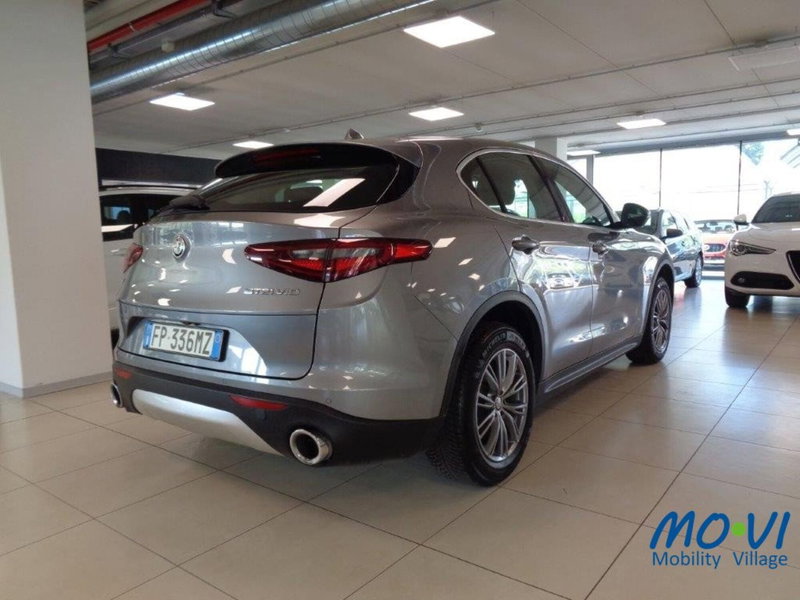 Alfa Romeo Stelvio usata a Torino (8)