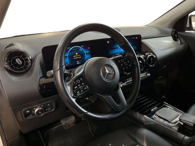 Mercedes-Benz GLA SUV 180 d Business Extra auto del 2022 usata a Taranto