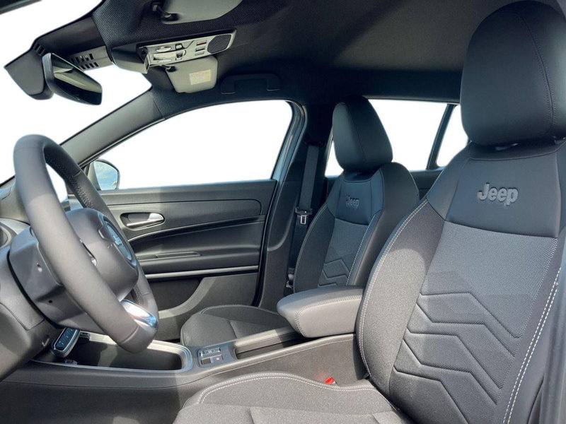 Jeep Avenger nuova a Bari (7)