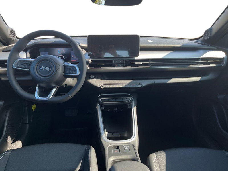 Jeep Avenger nuova a Bari (8)