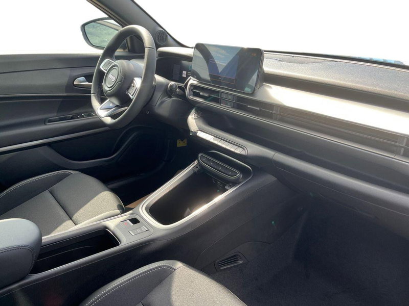 Jeep Avenger nuova a Bari (9)