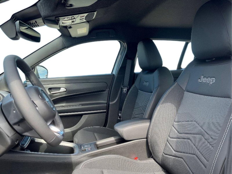 Jeep Avenger nuova a Bari (7)