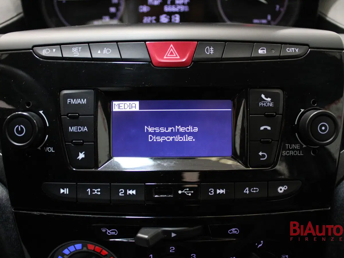 Lancia Ypsilon usata a Firenze (12)