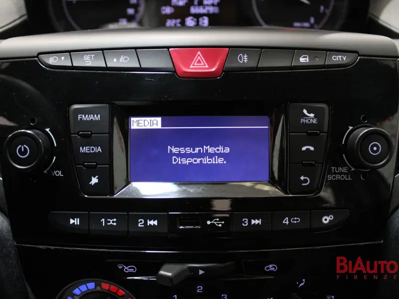 Lancia Ypsilon usata a Firenze (12)