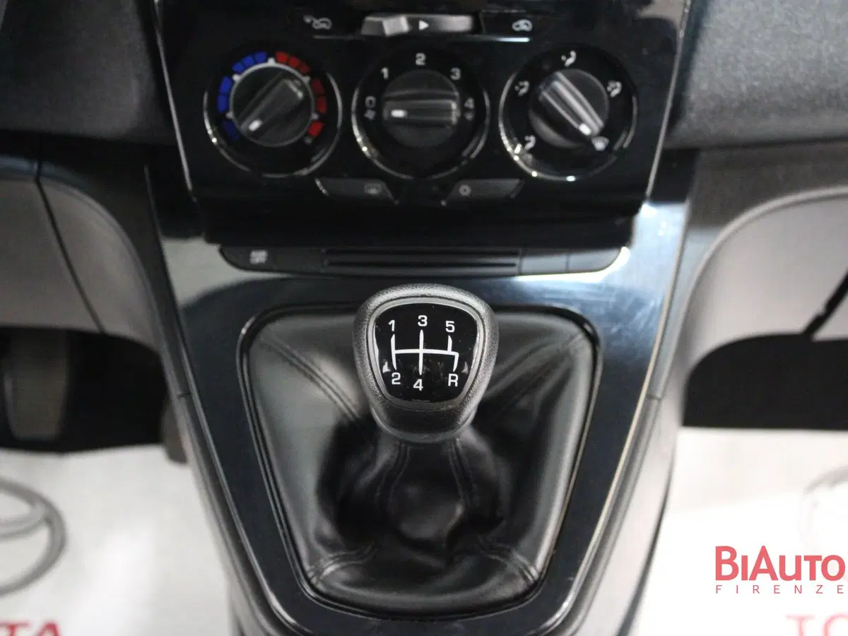 Lancia Ypsilon usata a Firenze (13)
