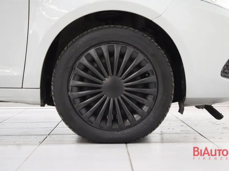 Lancia Ypsilon usata a Firenze (16)