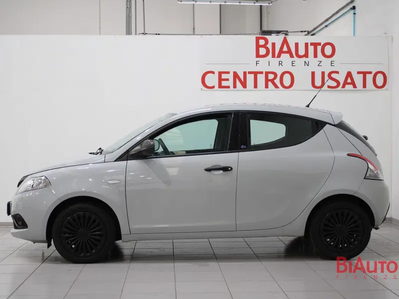 Lancia Ypsilon usata a Firenze (18)