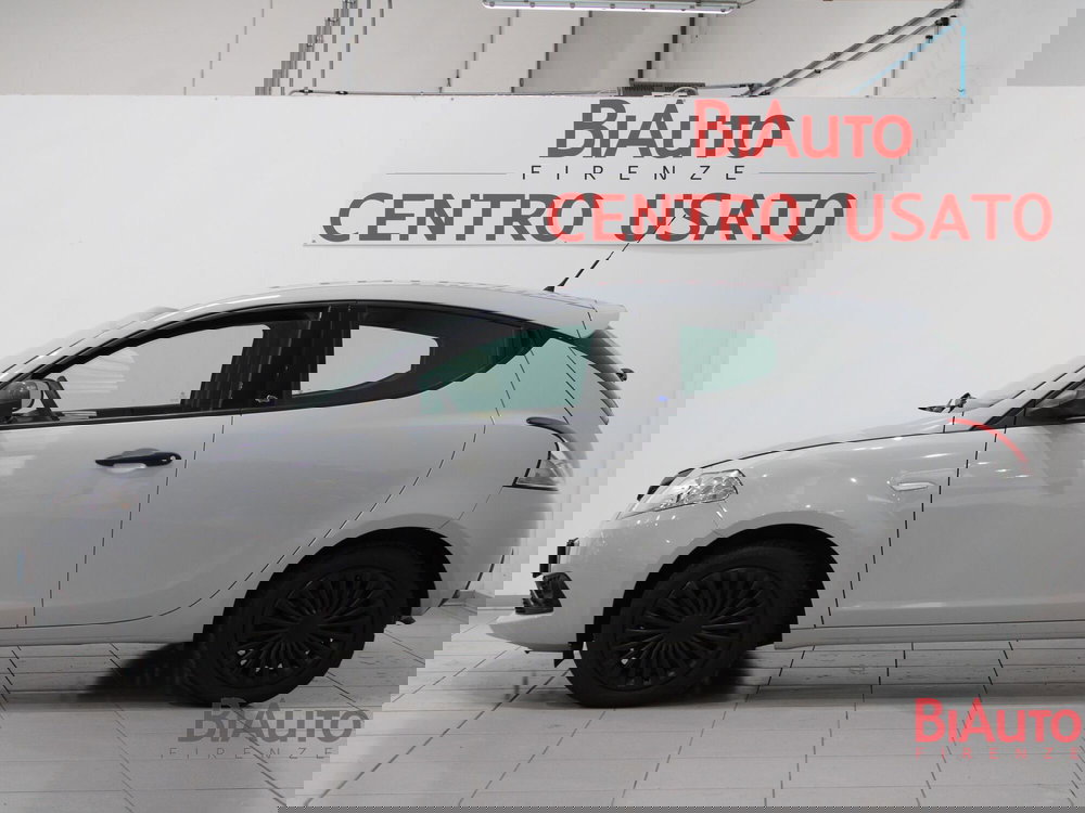 Lancia Ypsilon usata a Firenze (18)