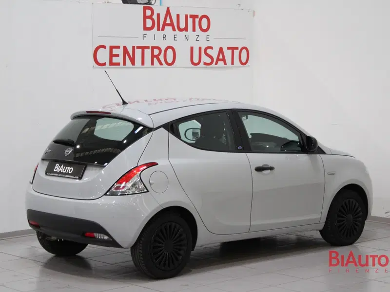 Lancia Ypsilon usata a Firenze (2)