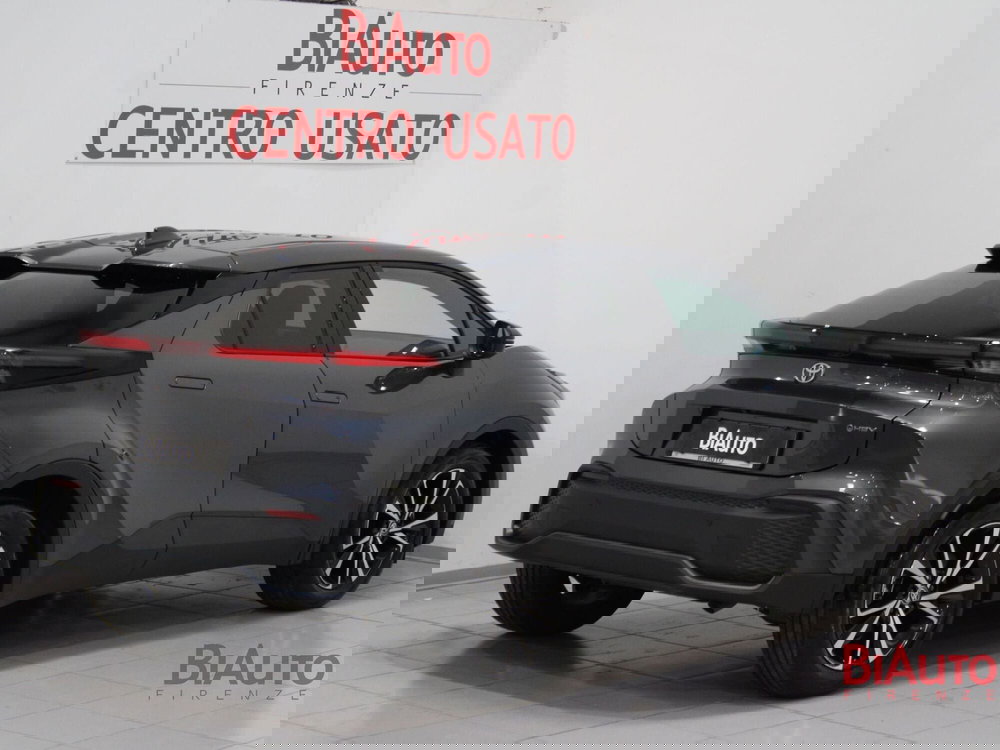 Toyota Toyota C-HR nuova a Firenze (2)