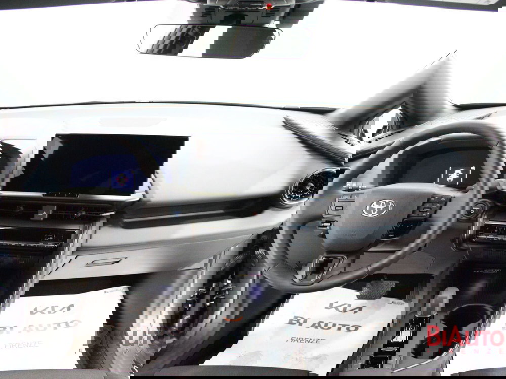 Toyota Toyota C-HR nuova a Firenze (9)