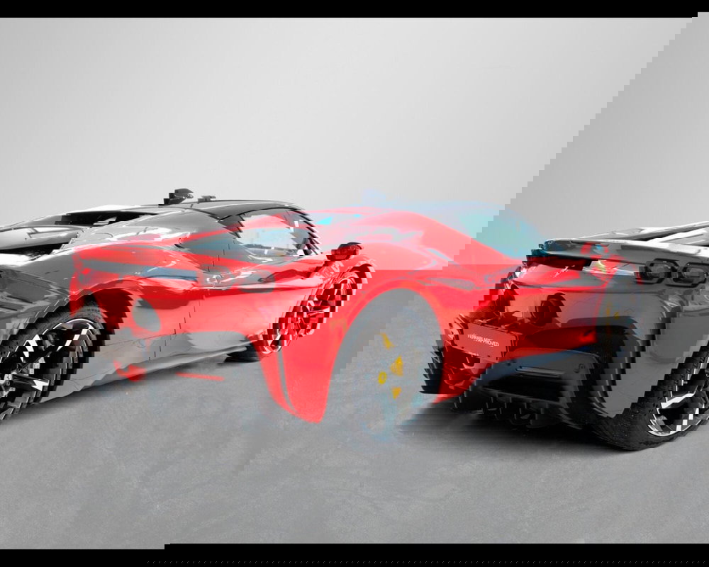 Ferrari SF90 Coupé usata a Padova (10)