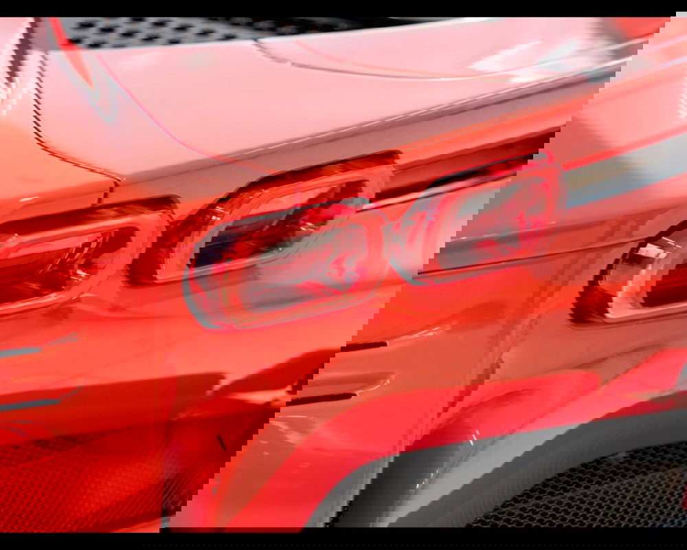 Ferrari SF90 Coupé usata a Padova (15)