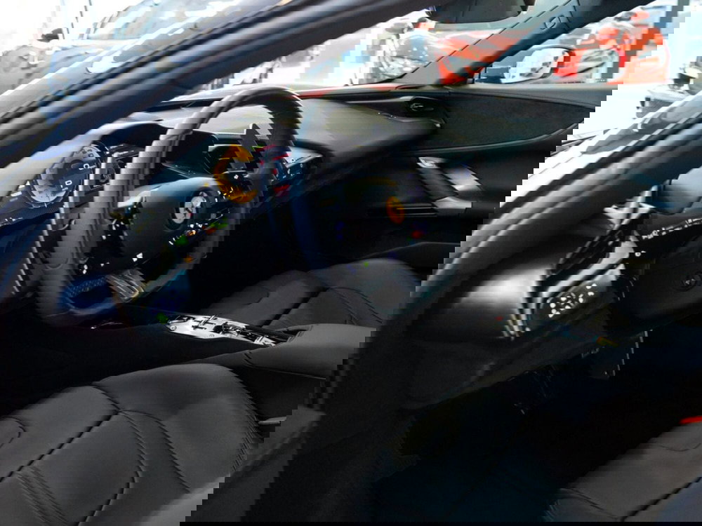 Ferrari SF90 Coupé usata a Padova (5)