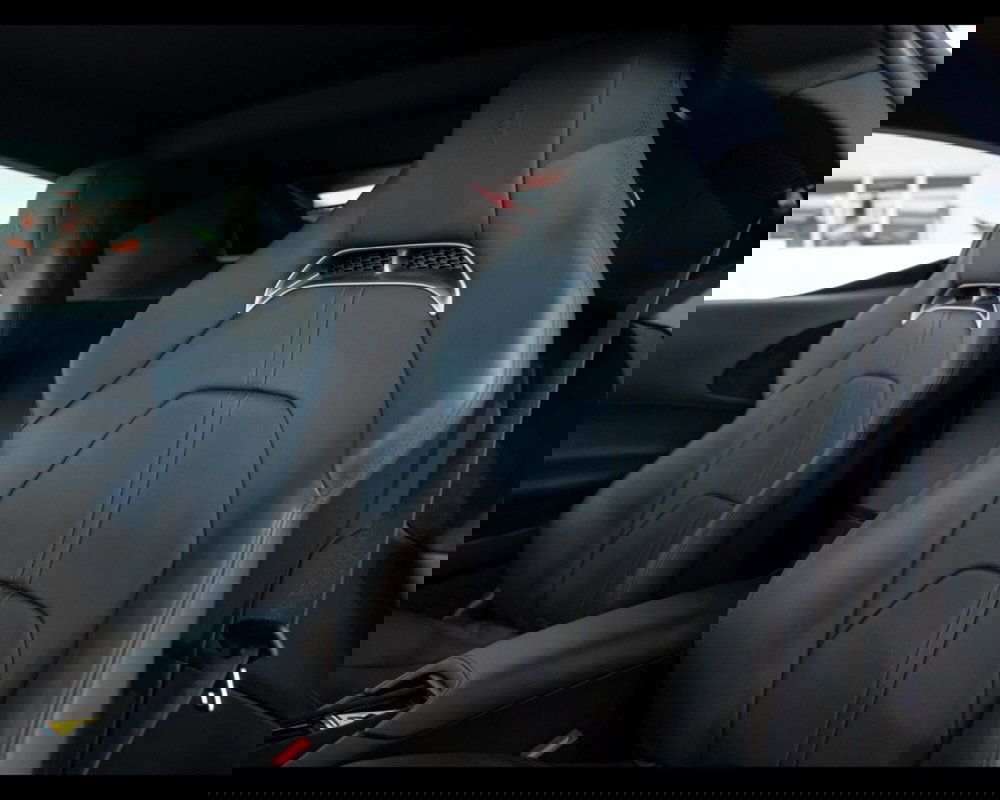 Ferrari SF90 Coupé usata a Padova (6)