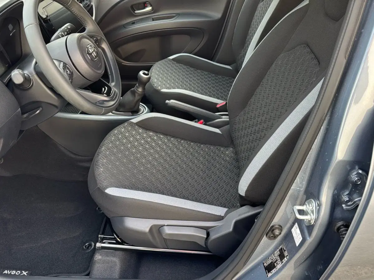 Toyota Aygo X nuova a Ferrara (10)