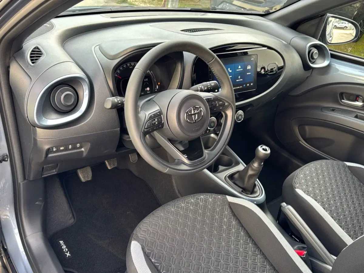 Toyota Aygo X nuova a Ferrara (16)