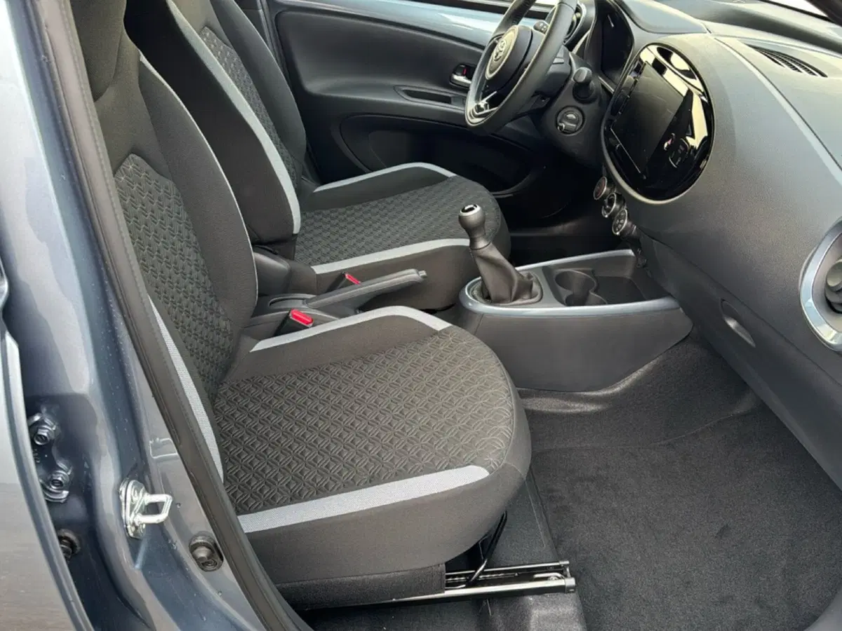 Toyota Aygo X nuova a Ferrara (9)