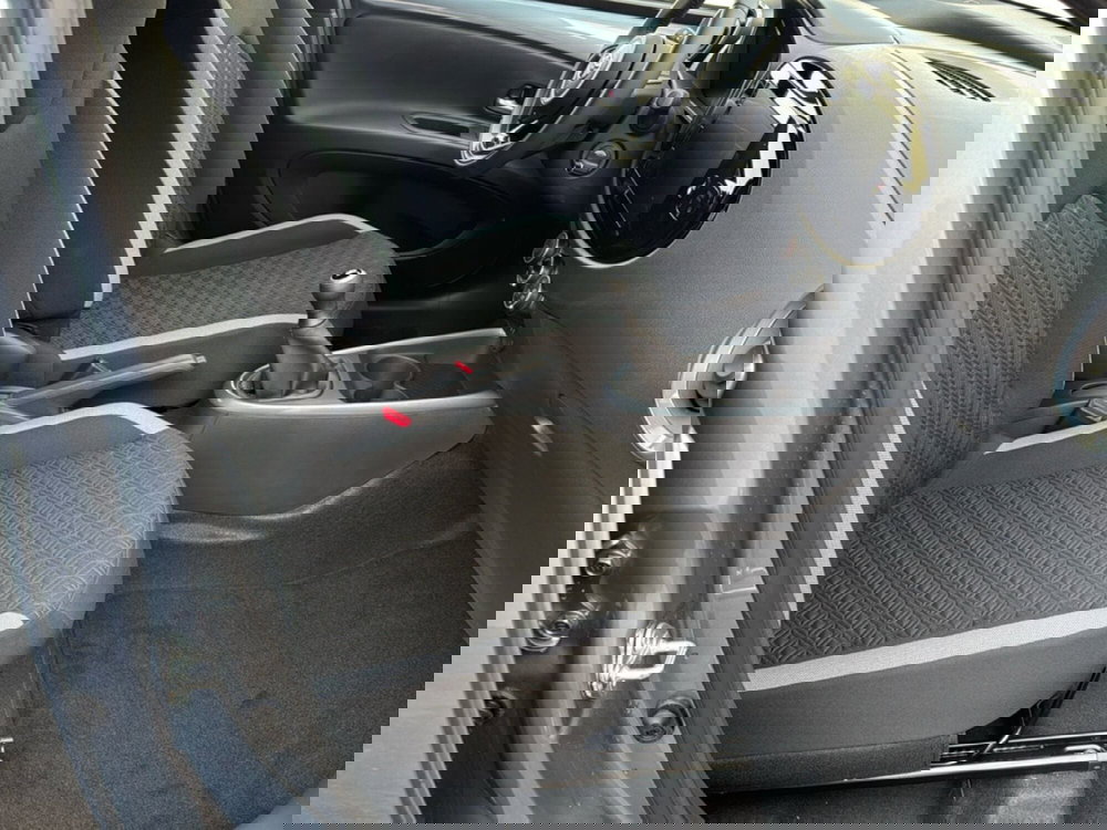 Toyota Aygo X nuova a Ferrara (9)