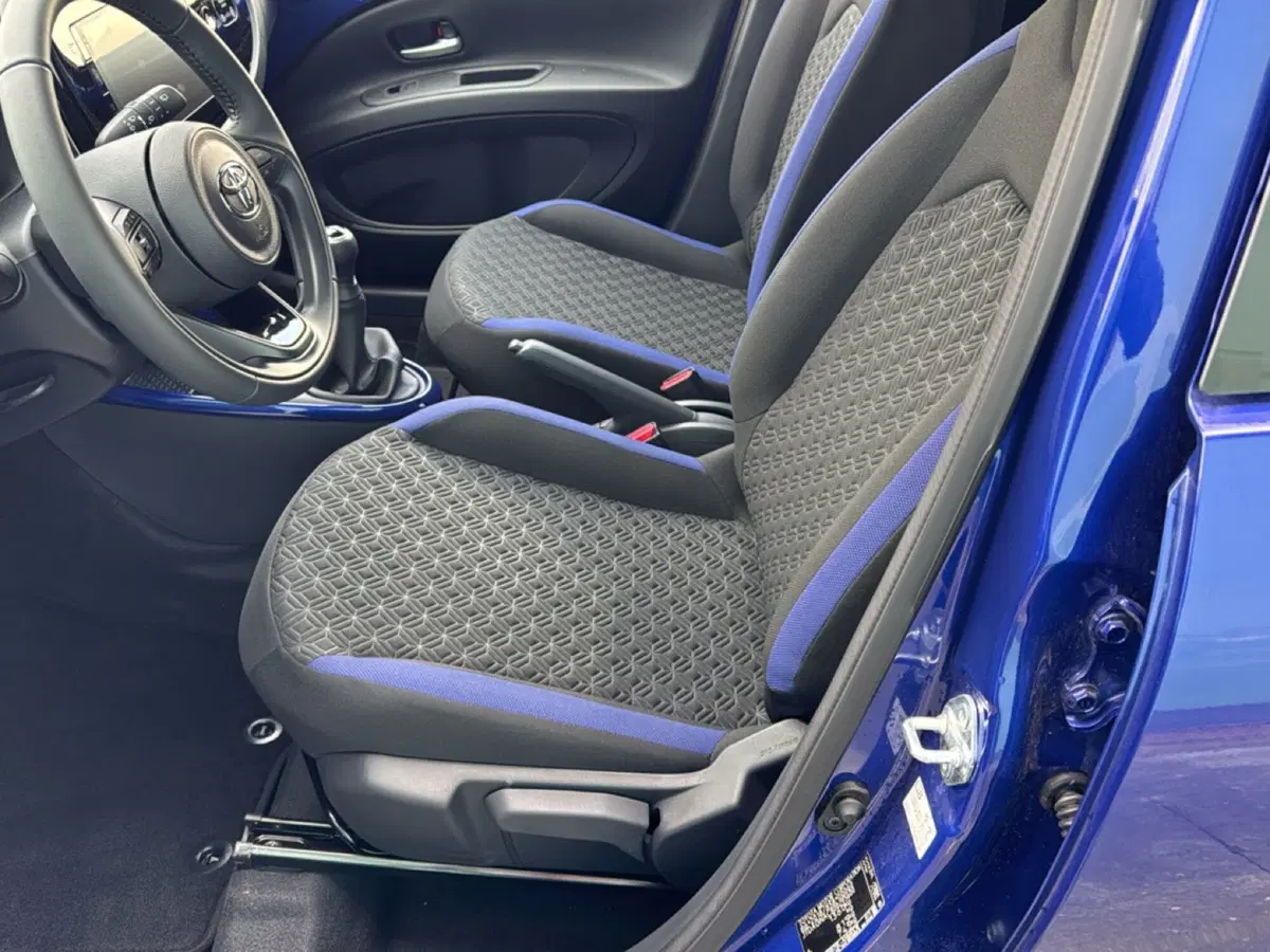 Toyota Aygo X nuova a Ferrara (10)