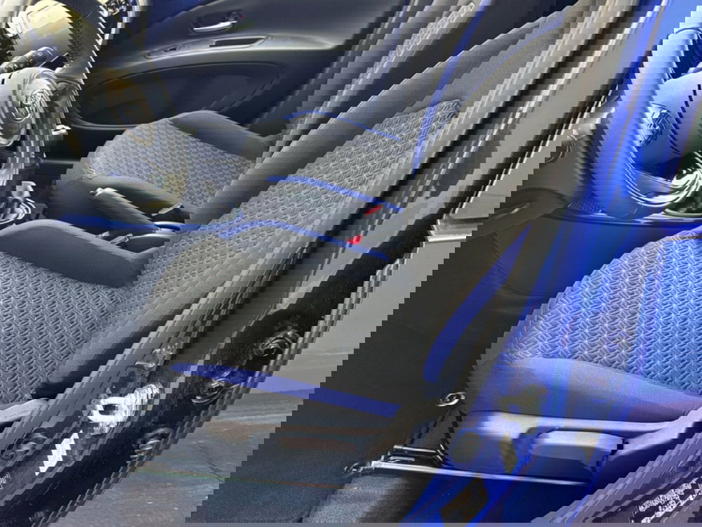 Toyota Aygo X nuova a Ferrara (10)