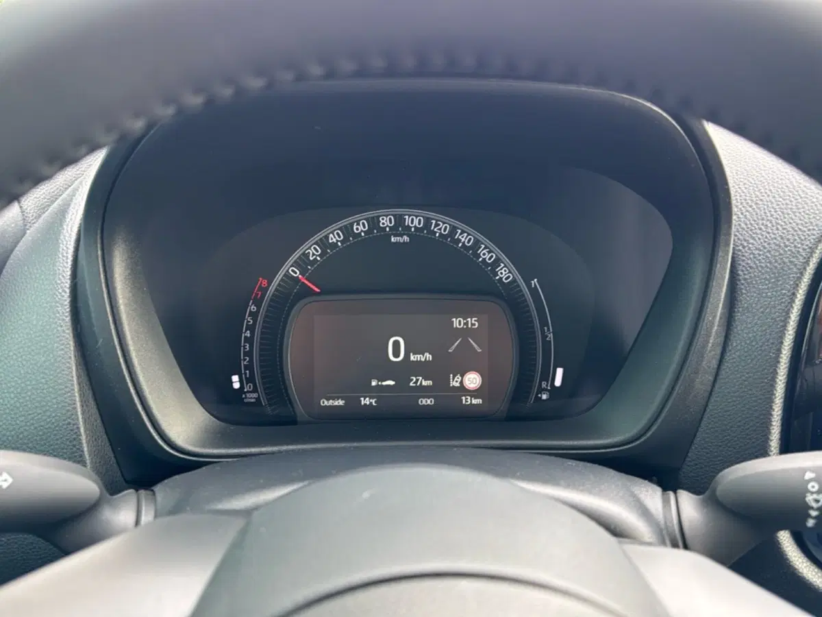 Toyota Aygo X nuova a Ferrara (11)