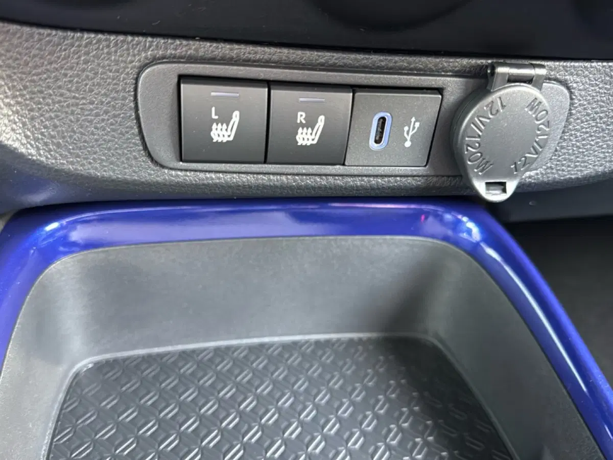 Toyota Aygo X nuova a Ferrara (15)